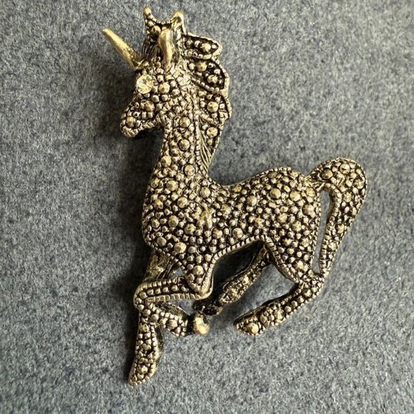 Vintage Sterling Silver & Marcasite Unicorn Brooch Pin With Rhinestone Eye - Picture 10 of 10